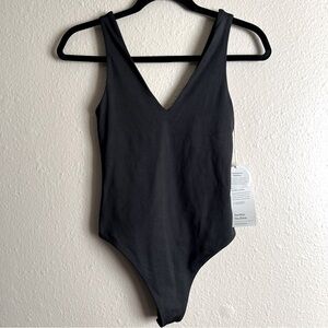 NWT Black Halo Bodysuit Size XS Women’s DreamKnit Vuori